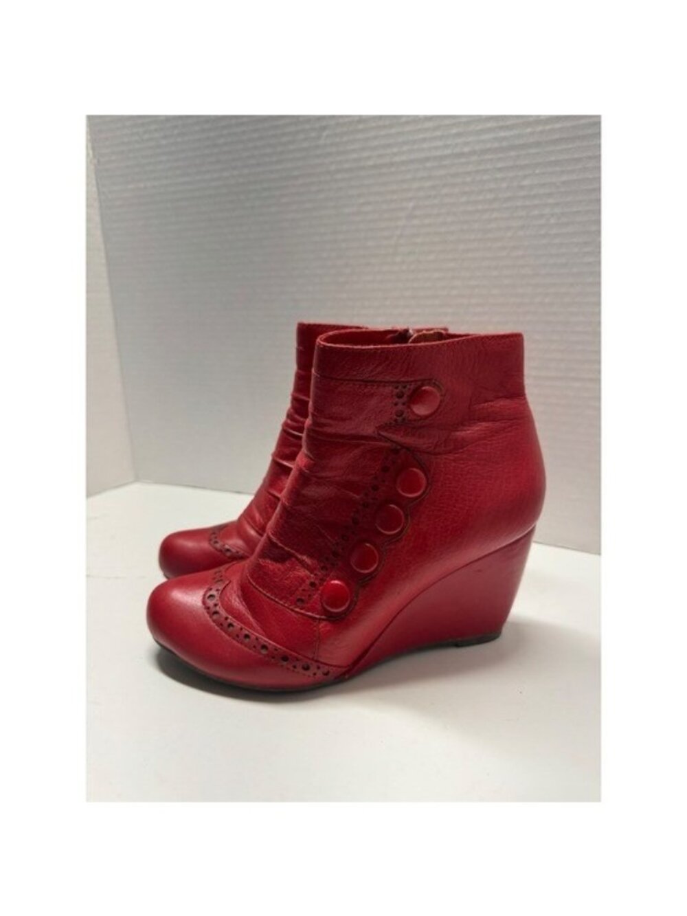 Miz Mooz Delphi Red Leather Button Ruched Wedge Ankle Boots Brogue Wingtip 6